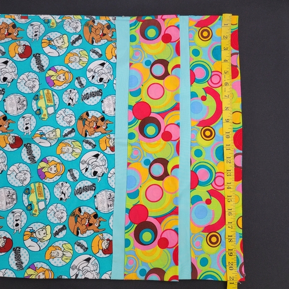 (2) Handmade Scooby-Doo Pillowcases - Picture 11 of 16